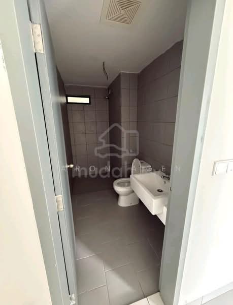Service Residence for Sale at E'Island Lake Haven - Haron Agen - Bathroom - PropertyGuru.com.my