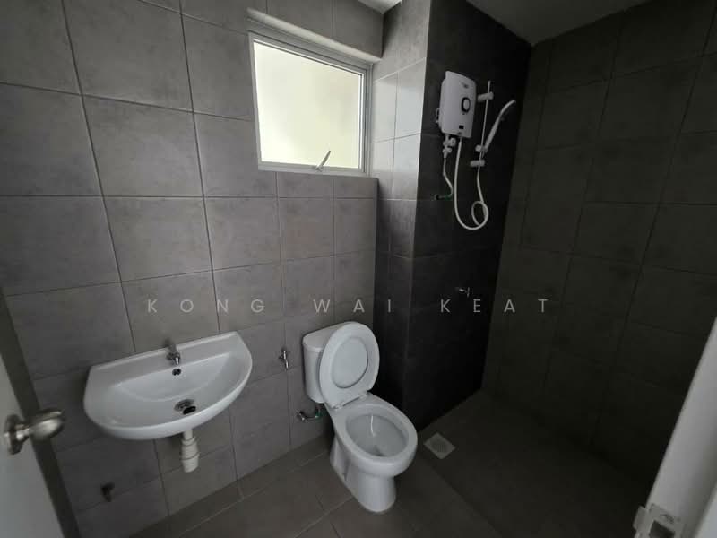 Kondominium untuk Disewa di Residensi Sateria - Kong Wai Keat - Bathroom - PropertyGuru.com.my