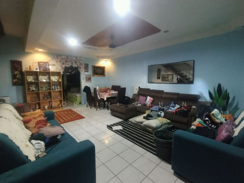 Rumah Teres 2 Tingkat untuk Dijual di Cheras (Selangor) - Noraini Dahan - Living Room - PropertyGuru.com.my