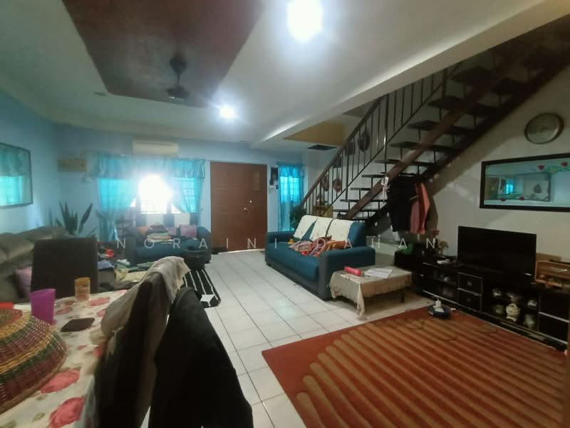 Rumah Teres 2 Tingkat untuk Dijual di Cheras (Selangor) - Noraini Dahan - Living Room - PropertyGuru.com.my