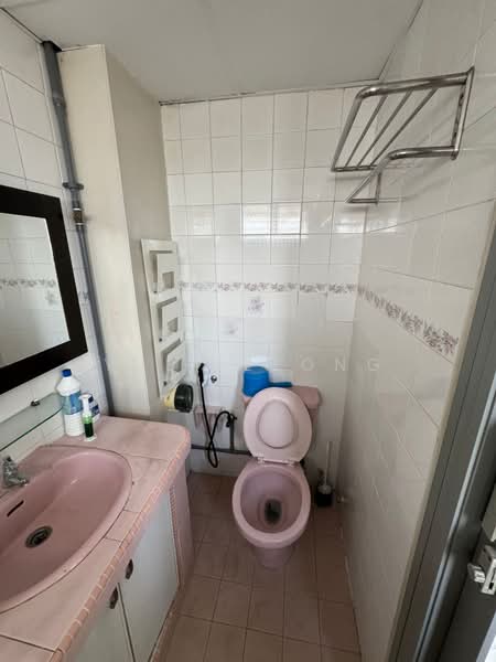 Pangsapuri untuk Dijual di Sri Intan 1 - Yubi Leong - Bathroom - PropertyGuru.com.my