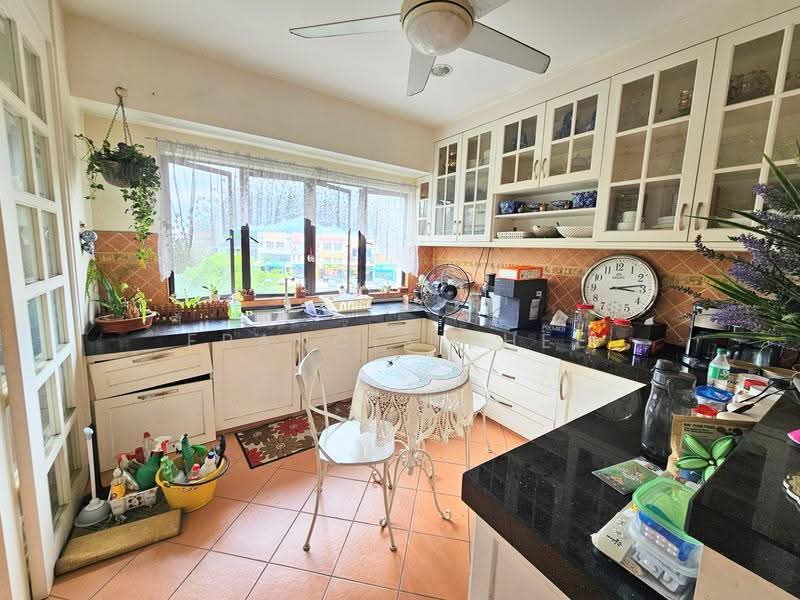 Bungalow House for Sale in Saujana Villa (Kajang) - Francis Thee - Kitchen - PropertyGuru.com.my