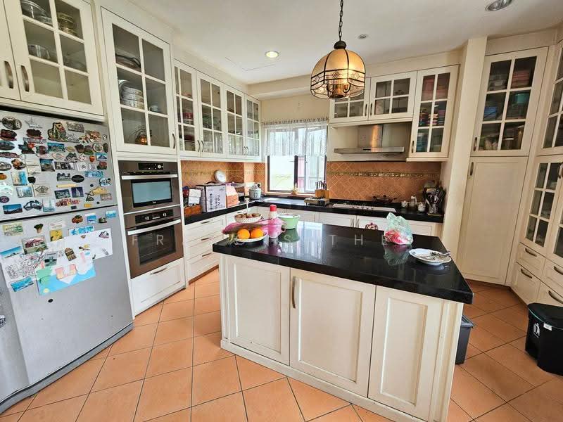 Bungalow House for Sale in Saujana Villa (Kajang) - Francis Thee - Kitchen - PropertyGuru.com.my