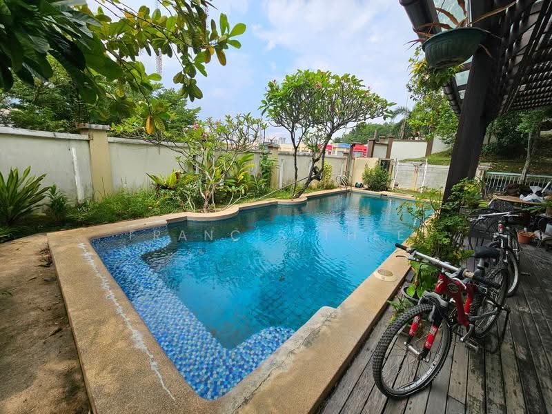 Bungalow House for Sale in Saujana Villa (Kajang) - Francis Thee - Pool - PropertyGuru.com.my
