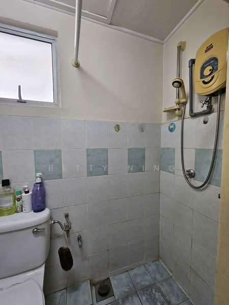 Kondominium untuk Dijual di Ken Damansara - Betty Ning - Bathroom - PropertyGuru.com.my