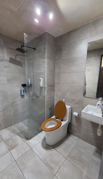 Servis Apartment untuk Disewa di Henna Residence  @ The Quartz WM - Seetha Nallathamby - Bathroom - PropertyGuru.com.my