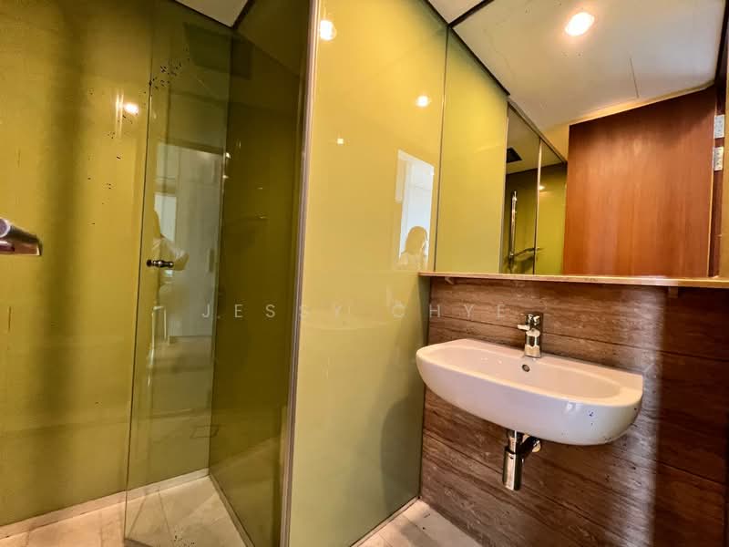 Servis Apartment untuk Disewa di Sky Suites @ KLCC - Jessy Chye - Bathroom - PropertyGuru.com.my