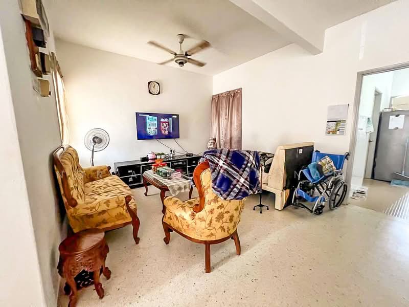 2-storey Terraced House for Sale in Ampang Jaya (Ampang) - Nor Azdlin Adnan - Living Room - PropertyGuru.com.my