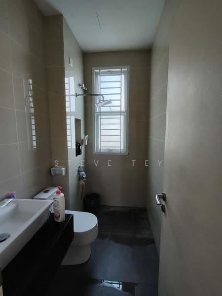 Semi-Detached House for Sale in Taman Nusa Idaman (Iskandar Puteri (Nusajaya)) - Steve Tey - Bathroom - PropertyGuru.com.my