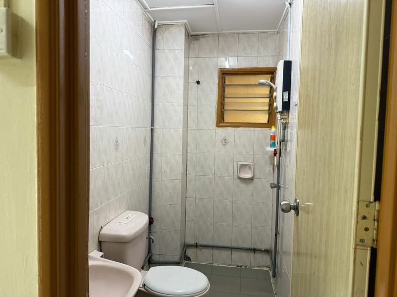 Apartment for Sale at Pangsapuri Sri Alpinia - Eleni Yeoh - Bathroom - PropertyGuru.com.my