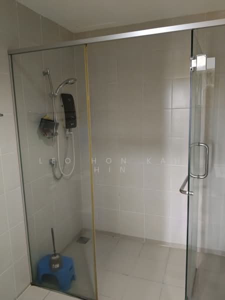 Servis Apartment untuk Disewa di Suria Jelutong - Leo Hon Kah Hin - Bathroom - PropertyGuru.com.my