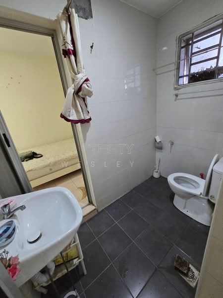 Rumah Teres 2 Tingkat untuk Dijual di Kota Kemuning (Shah Alam) - Wesley . - Bathroom - PropertyGuru.com.my