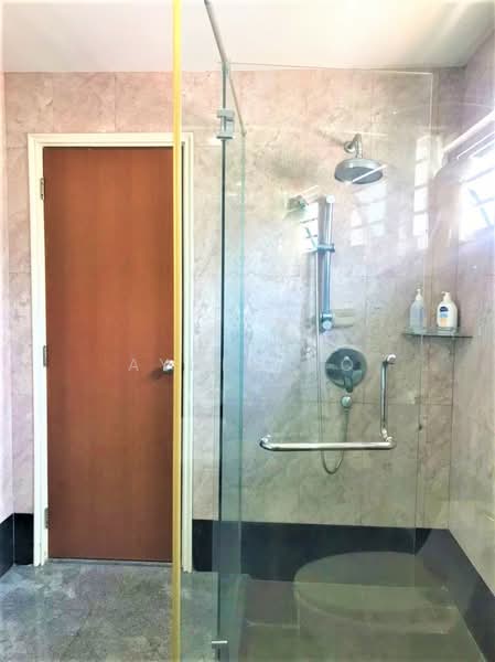 Rumah Berkembar untuk Dijual di Taman Tasik Indah Mewah (Batu) - Ayden Go - Bathroom - PropertyGuru.com.my