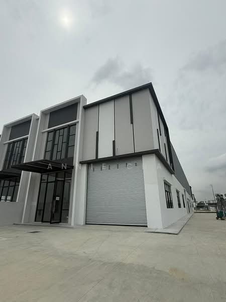 Semi-D Factory for Rent in Eco Business Park 1 (Johor Bahru) - Annie Chai - Exterior - PropertyGuru.com.my