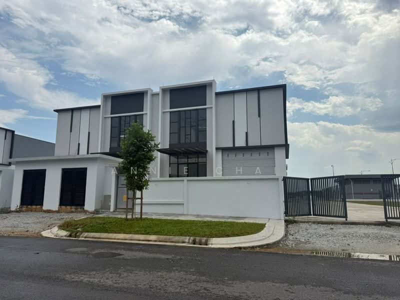 Semi-D Factory for Rent in Eco Business Park 1 (Johor Bahru) - Annie Chai - Exterior - PropertyGuru.com.my