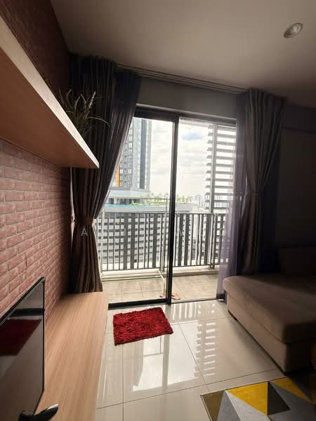 Servis Apartment untuk Disewa di Liberty Tower @ i-City - Abby Woo - Balcony - PropertyGuru.com.my