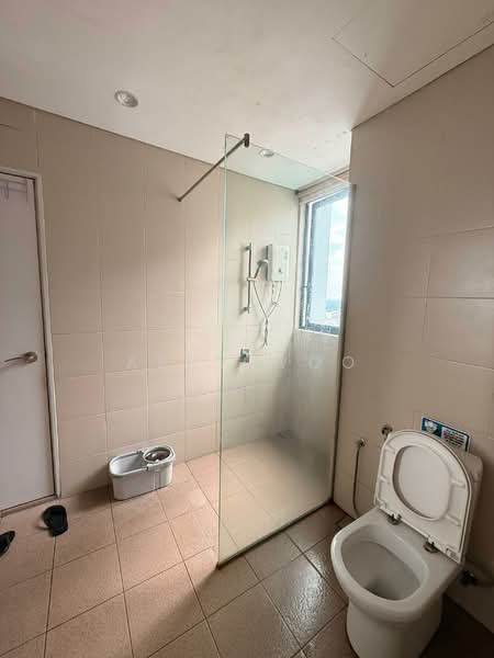 Servis Apartment untuk Disewa di Liberty Tower @ i-City - Abby Woo - Bathroom - PropertyGuru.com.my