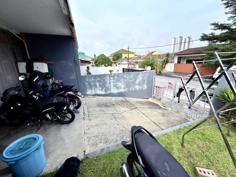 1-storey Terraced House for Sale in Kelana Jaya (Petaling Jaya) - Ahmad Fadlee - PropertyGuru.com.my