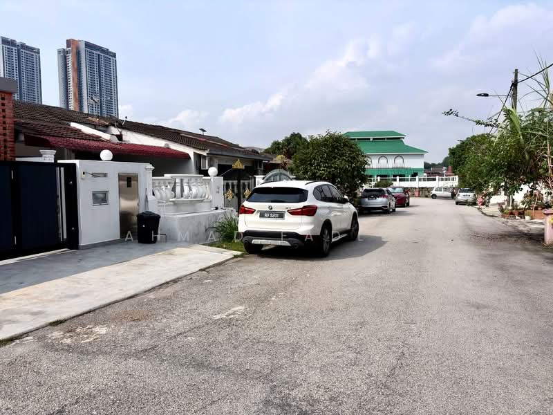 1-storey Terraced House for Sale in Kelana Jaya (Petaling Jaya) - Ahmad Fadlee - PropertyGuru.com.my