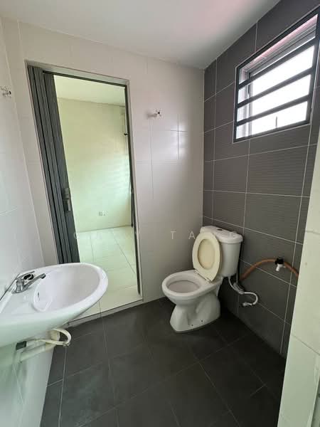 2-storey Terraced House for Sale in Lahat (Perak) - Gary Tang - Bathroom - PropertyGuru.com.my