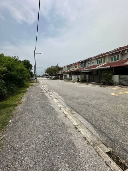 2-storey Terraced House for Sale in Lahat (Perak) - Gary Tang - Exterior - PropertyGuru.com.my