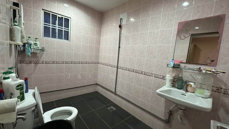 Semi-Detached House for Sale in Bandar Bukit Tinggi (Klang) - Jason Fan - Bathroom - PropertyGuru.com.my