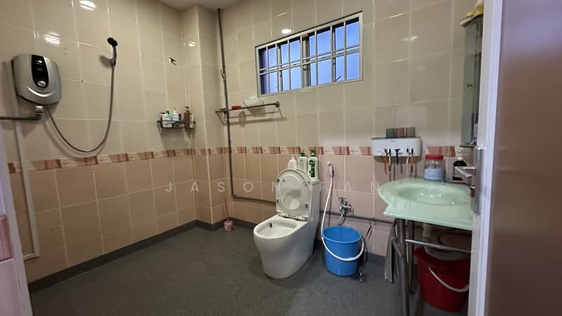 Semi-Detached House for Sale in Bandar Bukit Tinggi (Klang) - Jason Fan - Bathroom - PropertyGuru.com.my