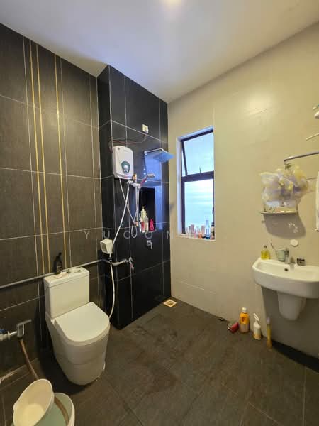 Rumah Berkembar untuk Dijual di Taman Pulai Hijauan (Skudai) - Yucong . - Bathroom - PropertyGuru.com.my
