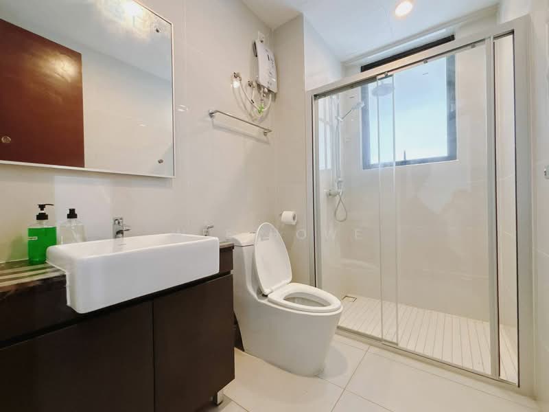 Kondominium untuk Dijual di Lovell @ Country Garden Danga Bay - Wee Howe - Bathroom - PropertyGuru.com.my