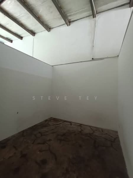 Shop / Office for Sale in Taman Johor Jaya (Johor Bahru) - Steve Tey - Interior - PropertyGuru.com.my