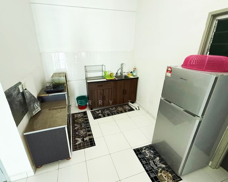 Condominium for Rent at The Golden Triangle Condominium - Jerry Tan - Kitchen - PropertyGuru.com.my