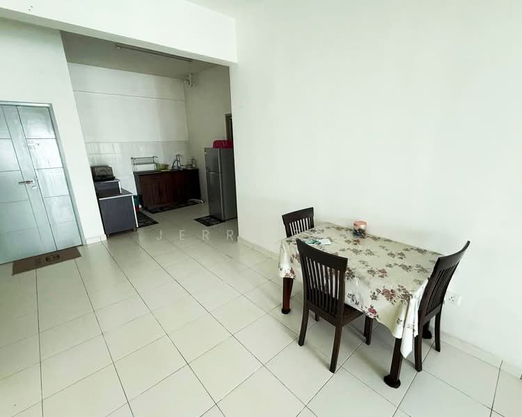 Condominium for Rent at The Golden Triangle Condominium - Jerry Tan - Kitchen - PropertyGuru.com.my