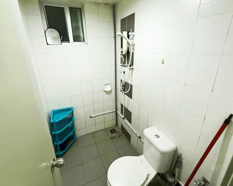 Condominium for Rent at The Golden Triangle Condominium - Jerry Tan - Bathroom - PropertyGuru.com.my