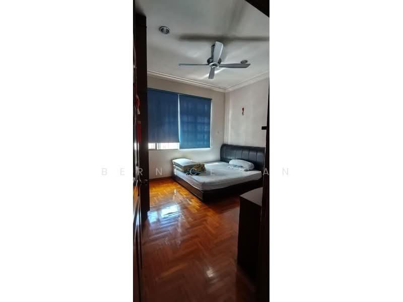 Rumah Berkembar untuk Dijual di Taman Redang (Johor Bahru) - Bernice Gan - Bedroom - PropertyGuru.com.my