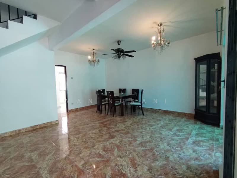 Terraced House for Rent in Sungai Buloh (Selangor) - Wan Nurani - Dining Room - PropertyGuru.com.my