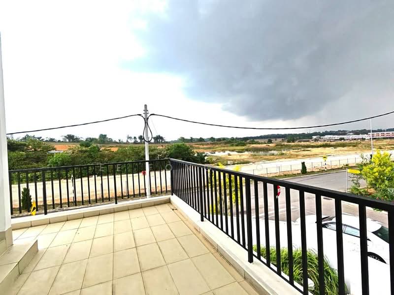 Rumah Teres 2 Tingkat untuk Dijual di Bandar Seri Alam (Masai) - Ee Fong Toh - Balcony - PropertyGuru.com.my