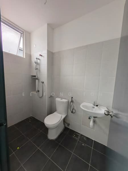 Rumah Teres 2 Tingkat untuk Dijual di Bandar Seri Alam (Masai) - Ee Fong Toh - Bathroom - PropertyGuru.com.my