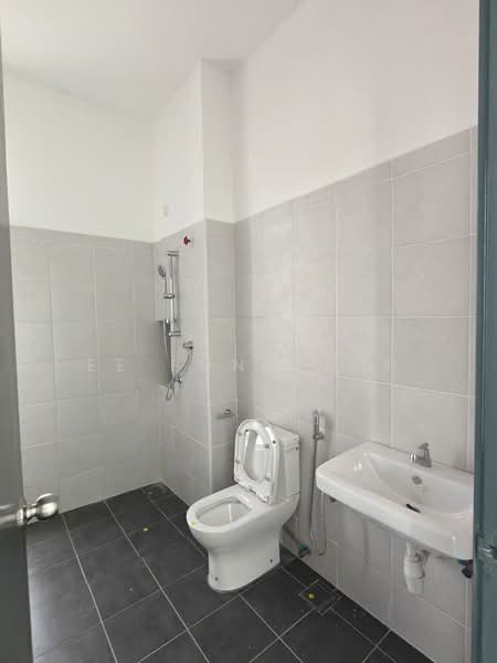 Rumah Teres 2 Tingkat untuk Dijual di Bandar Seri Alam (Masai) - Ee Fong Toh - Bathroom - PropertyGuru.com.my