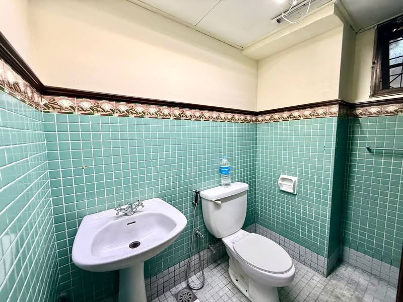 Condominium for Sale at Kampung Warisan - Azmi . - Bathroom - PropertyGuru.com.my