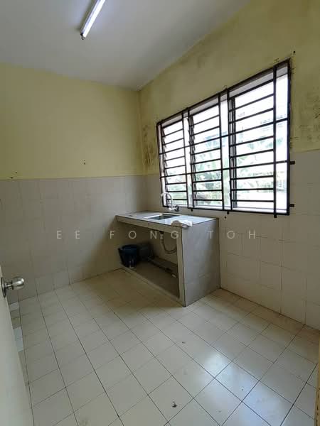 Pangsapuri untuk Dijual di Taman Desa Kempas - Ee Fong Toh - Kitchen - PropertyGuru.com.my