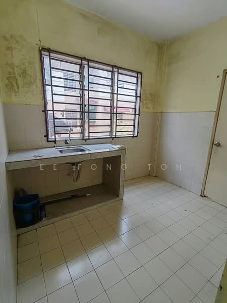 Pangsapuri untuk Dijual di Taman Desa Kempas - Ee Fong Toh - Kitchen - PropertyGuru.com.my