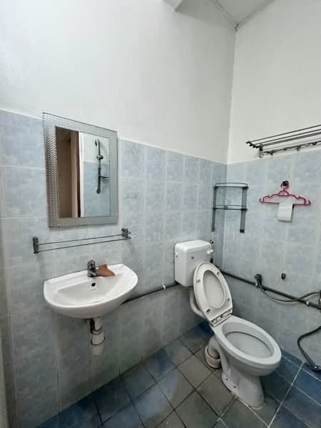 2-storey Terraced House for Rent in Taman Bukit Desa (Kepong) - Alison Chiu - Bathroom - PropertyGuru.com.my