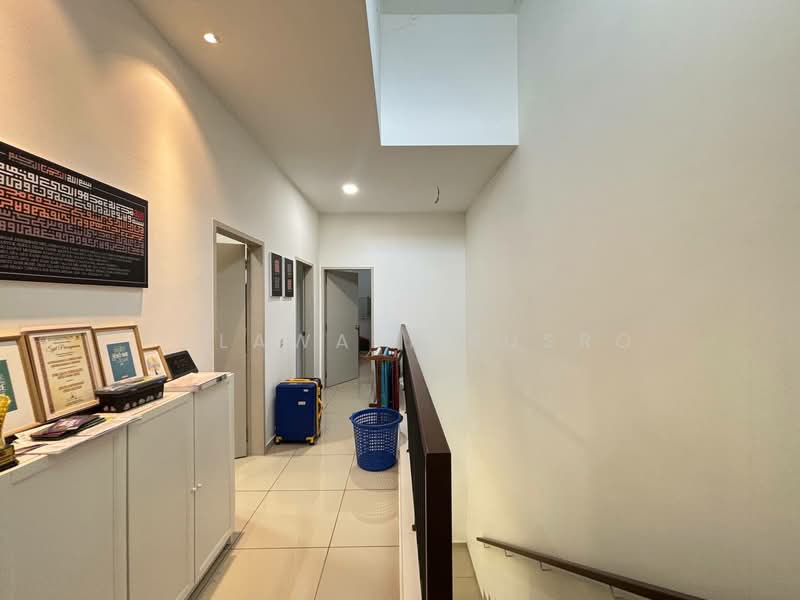 Rumah Teres 2 Tingkat untuk Dijual di Kota Kemuning (Shah Alam) - Salawati Busro - Corridor - PropertyGuru.com.my