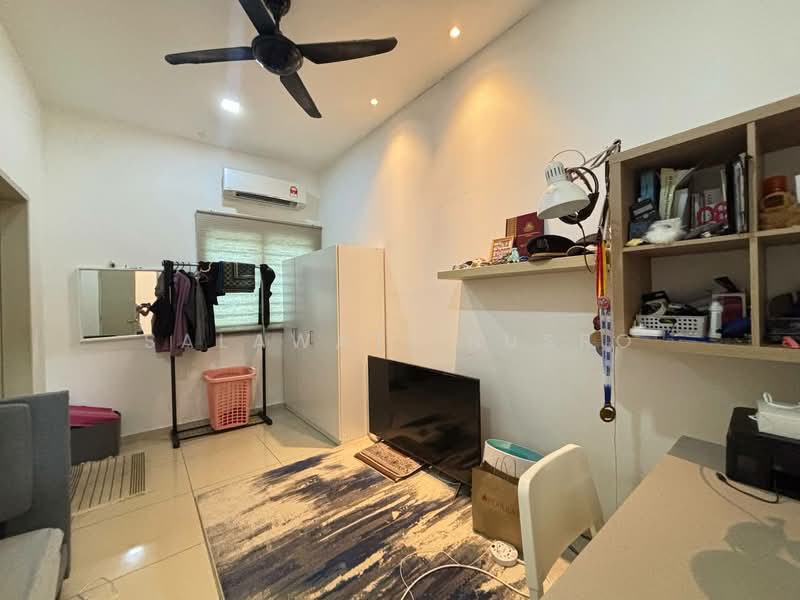 Rumah Teres 2 Tingkat untuk Dijual di Kota Kemuning (Shah Alam) - Salawati Busro - Bedroom - PropertyGuru.com.my