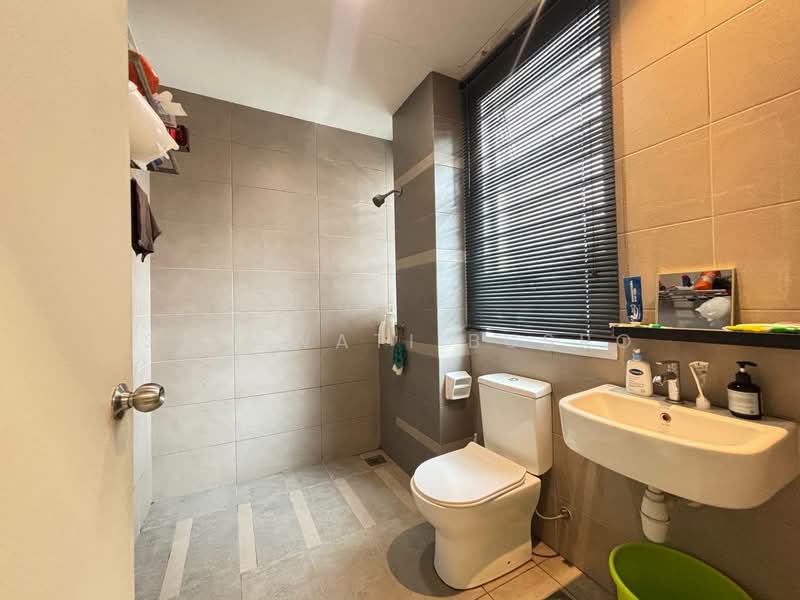 Rumah Teres 2 Tingkat untuk Dijual di Kota Kemuning (Shah Alam) - Salawati Busro - Bathroom - PropertyGuru.com.my