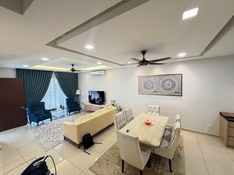 Rumah Teres 2 Tingkat untuk Dijual di Kota Kemuning (Shah Alam) - Salawati Busro - Living Room - PropertyGuru.com.my