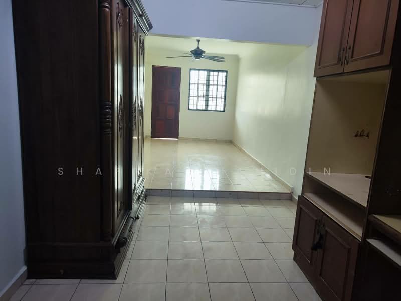 Rumah Teres 2 Tingkat untuk Dijual di Seksyen 19 (Shah Alam) - Shafika Shahidin - Living Room - PropertyGuru.com.my