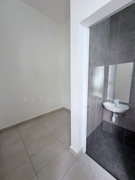 Semi-Detached House for Sale in Taman Ponderosa (Johor Bahru) - Bernice Gan - Bathroom - PropertyGuru.com.my