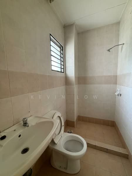 Semi-Detached House for Sale in Setia Impian (Setia Alam) - KEVIN LOW - Bathroom - PropertyGuru.com.my
