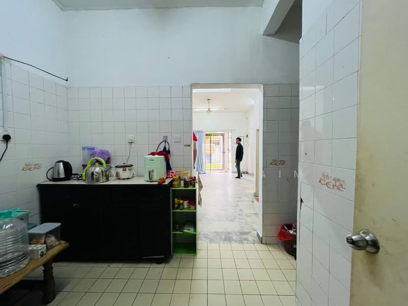 Rumah Teres 2 Tingkat untuk Dijual di Seksyen 7 (Shah Alam) - Syahrim Naim - Kitchen - PropertyGuru.com.my